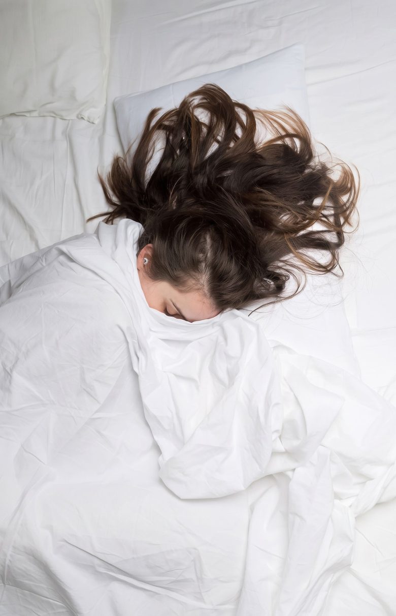Elle dort sur le côté, le Wav Dream dans l’oreille