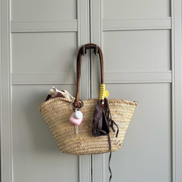 Le boîtier accroché au panier